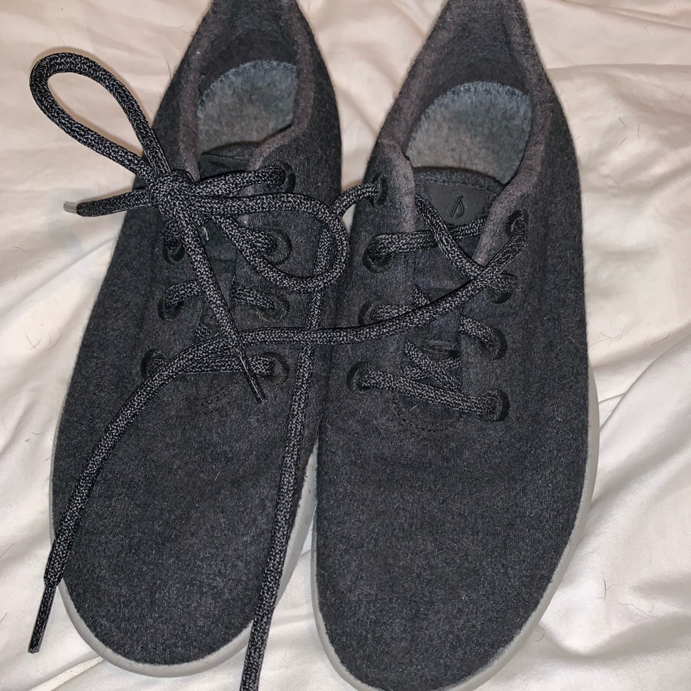 Allbirds women’s Woolrunner size 9